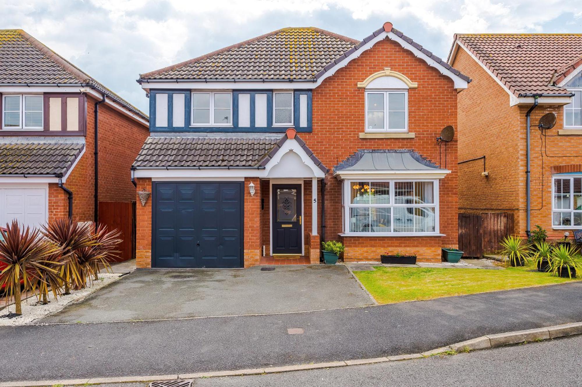 Beach Retreat With Hot Tub Sleeps 8 Prestatyn Exterior photo